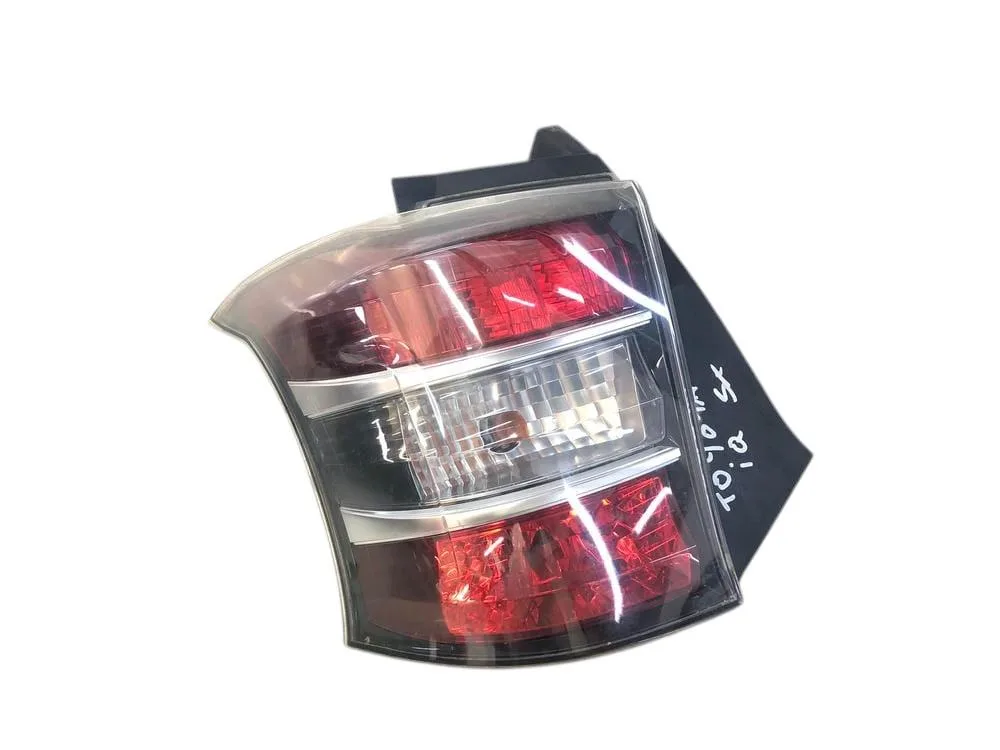 STOP FANALE POSTERIORE SINISTRO TOYOTA IQ 1° Serie 8156174021 con codice motore 1KRFE (09>)