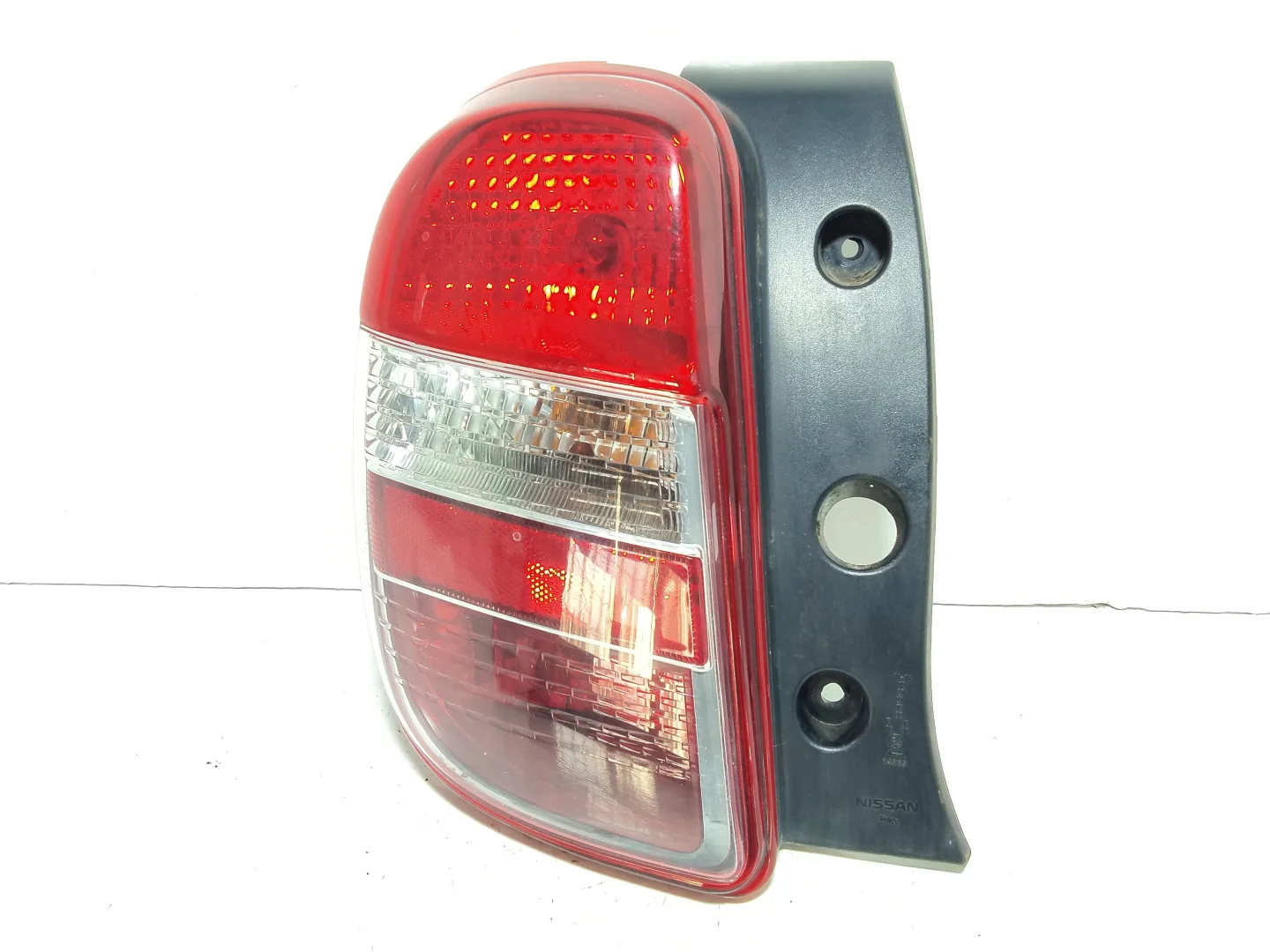 STOP FANALE POSTERIORE SINISTRO con codice 89050366 da NISSAN Micra 7° Serie (10>16)