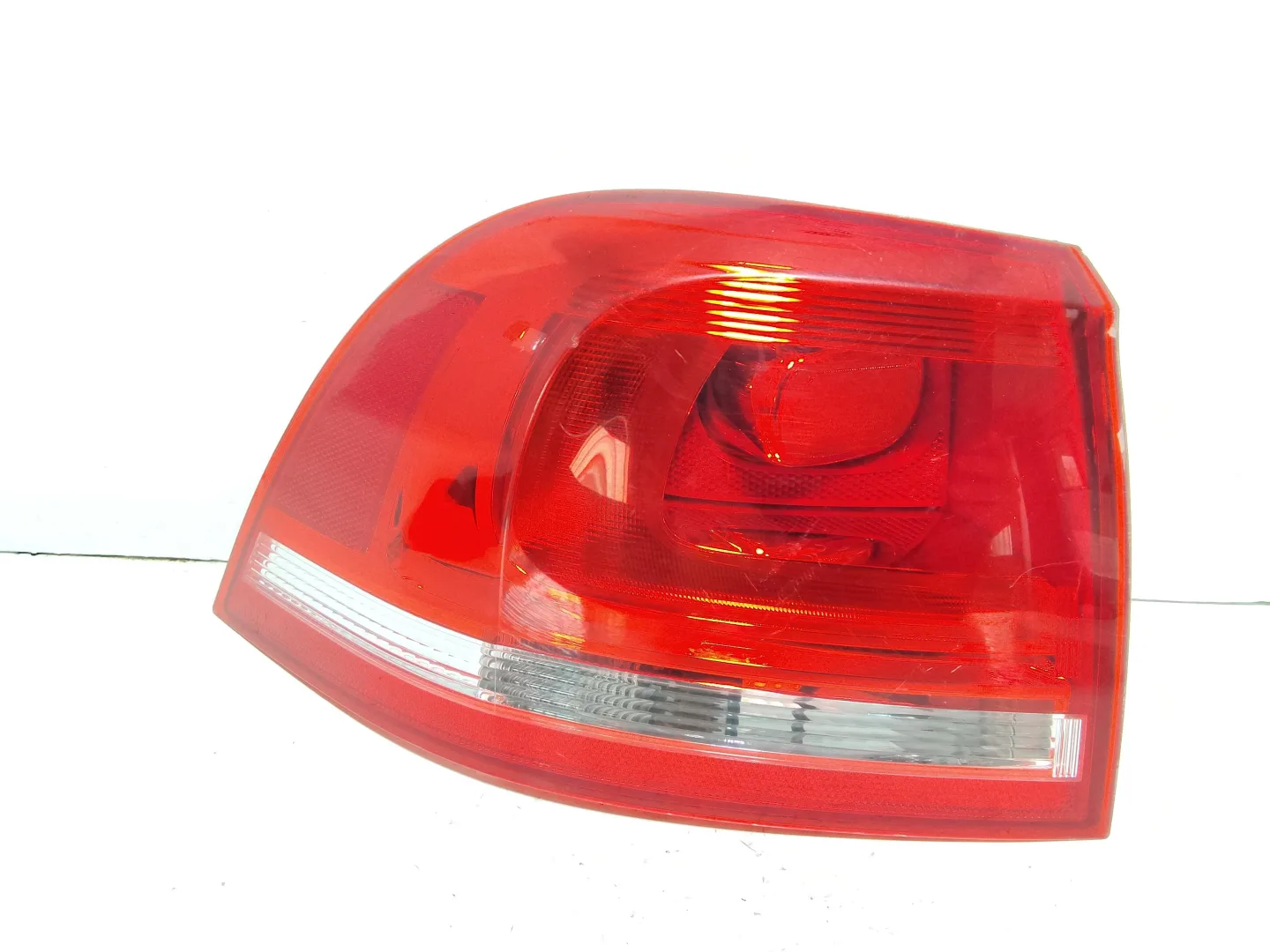 STOP FANALE POSTERIORE SINISTRO con codice 89090226 da VOLKSWAGEN Touareg 2° Serie (10>)