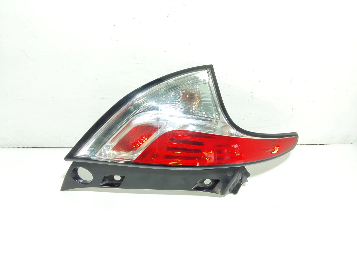 STOP FANALE POSTERIORE SINISTRO con codice 51833631 da LANCIA Ypsilon 4° Serie (11>23)