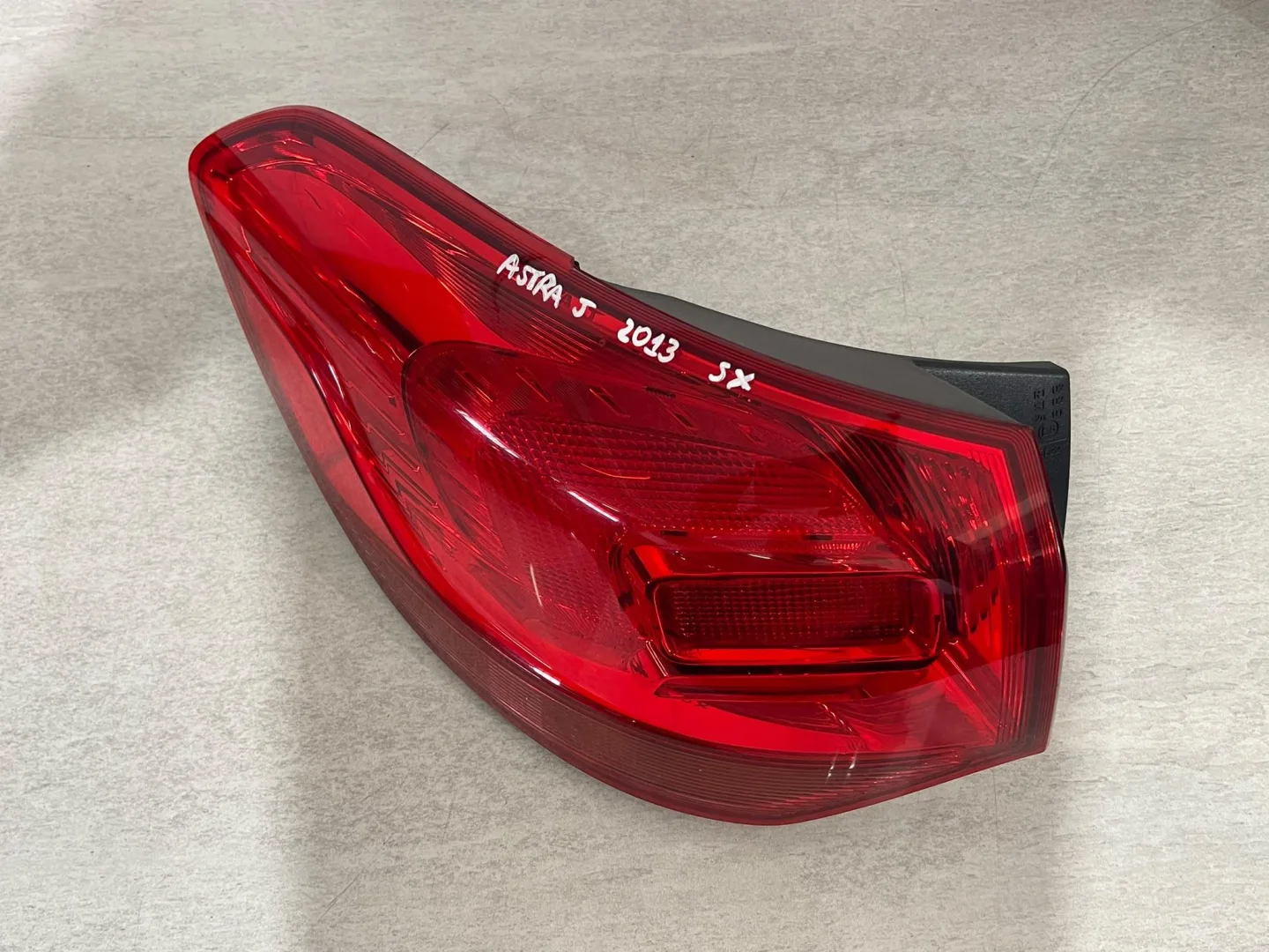 STOP FANALE POSTERIORE SINISTRO OPEL Astra J 2° Serie 13282242 (11>)