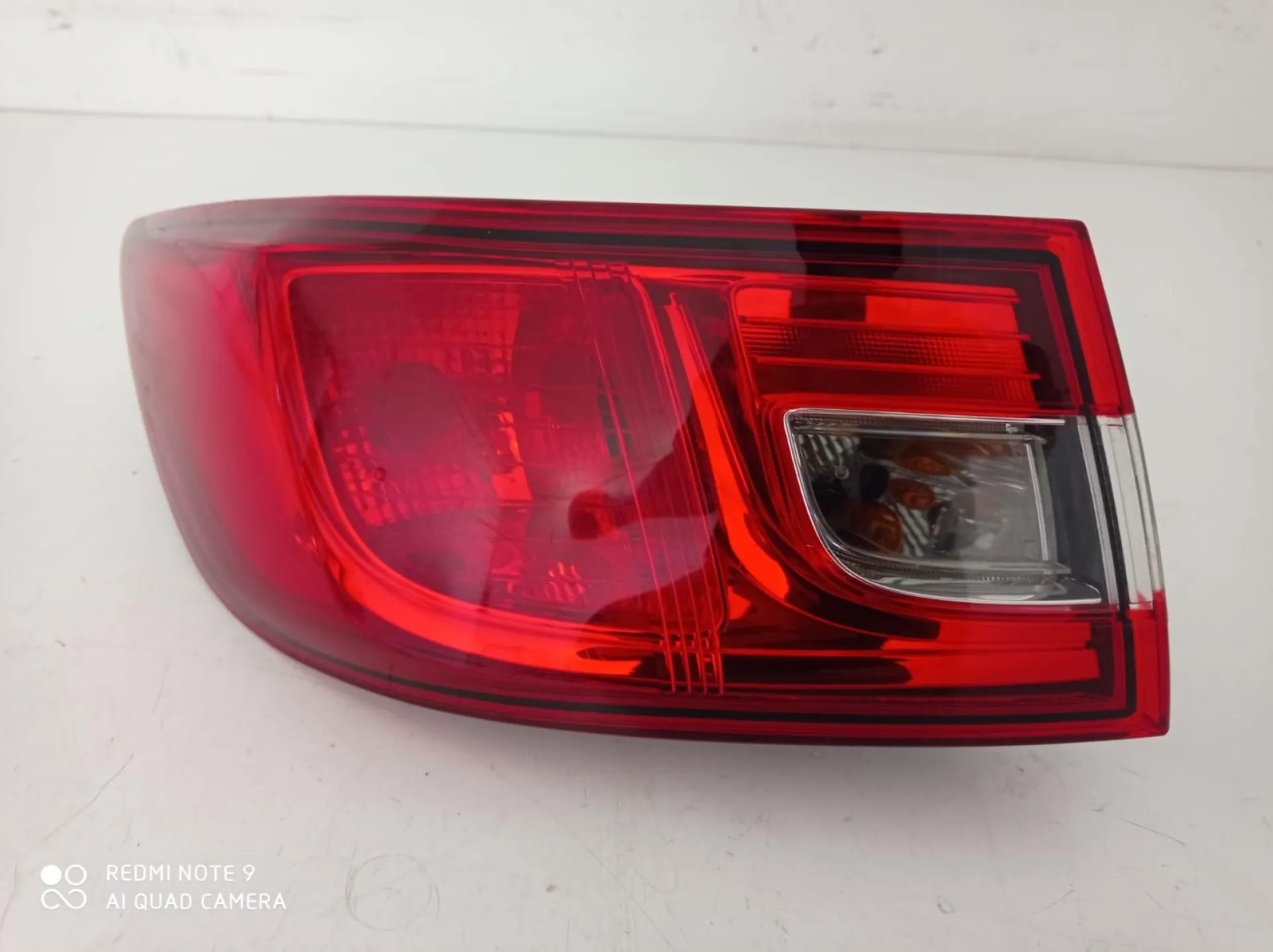 STOP FANALE POSTERIORE SINISTRO con codice 285553752R da RENAULT Clio Serie (08>15)