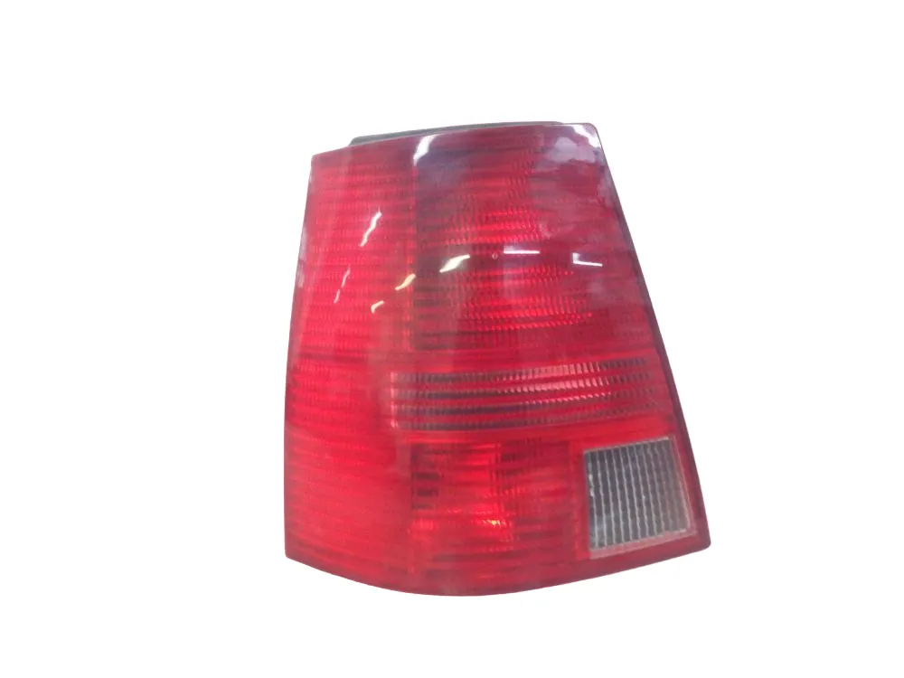 STOP FANALE POSTERIORE SINISTRO con codice 1J9945095M da VOLKSWAGEN Bora Variant S. Wagon (98>05)
