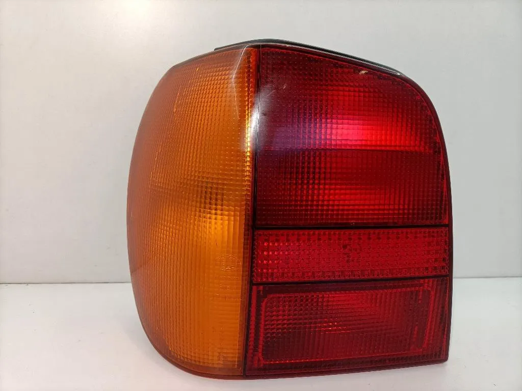 STOP FANALE POSTERIORE SINISTRO VOLKSWAGEN Polo 3° Serie 6N0945095 AEX (94>01)