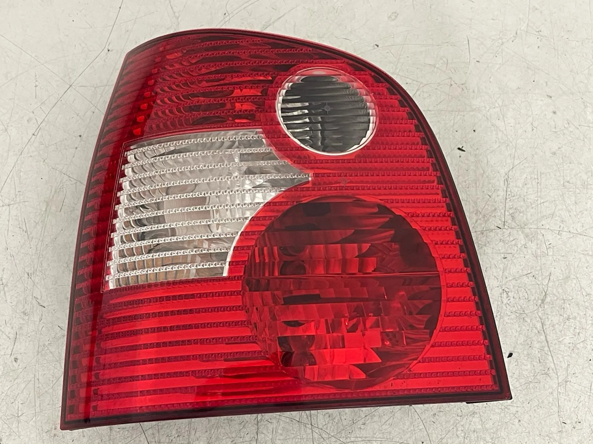 STOP FANALE POSTERIORE SINISTRO con codice 6Q6945257A da VOLKSWAGEN Polo 4° Serie (01>09)
