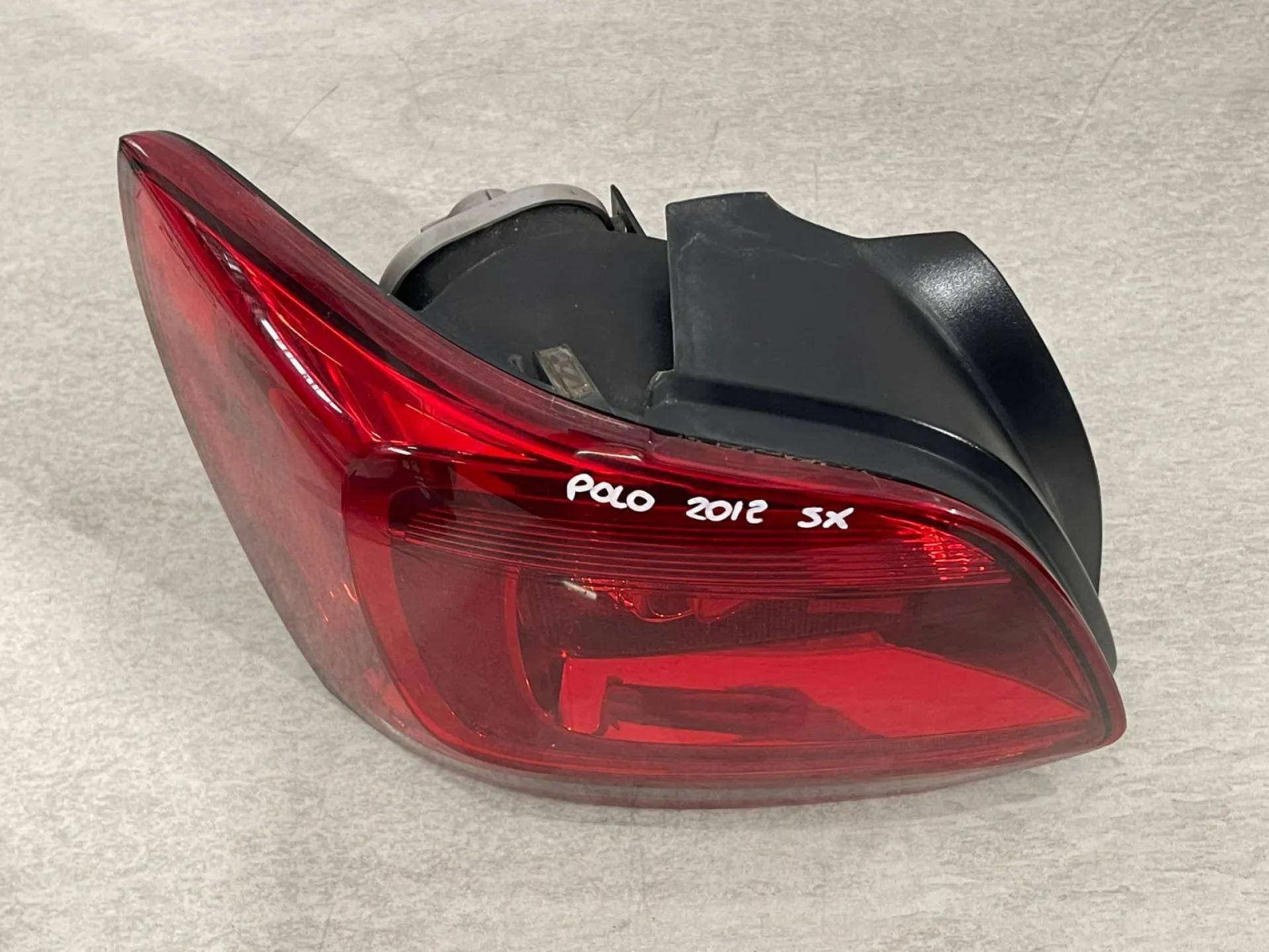 STOP FANALE POSTERIORE SINISTRO VOLKSWAGEN Polo 5° Serie 6R0945095AH con codice motore CAY (09>17)