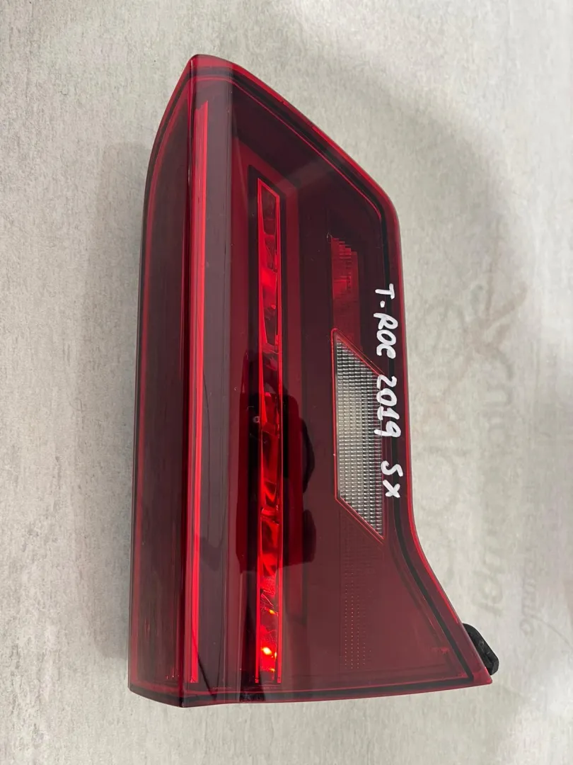 STOP FANALE POSTERIORE SINISTRO con codice 2892000400 da VOLKSWAGEN T-Roc Serie (17>)
