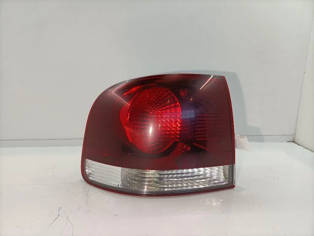 STOP FANALE POSTERIORE SINISTRO con codice 7L6945095P da VOLKSWAGEN Touareg 1° Serie (02>06)
