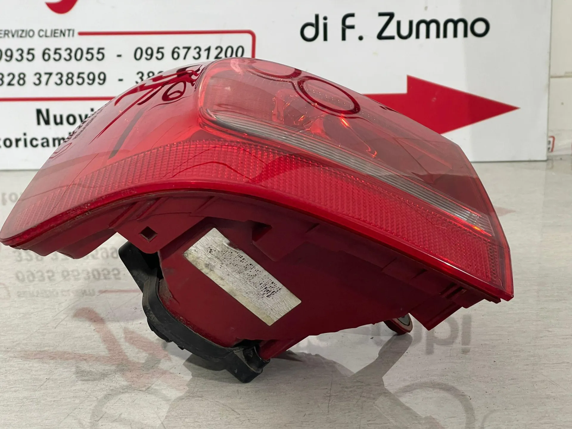 STOP FANALE POSTERIORE SINISTRO VOLKSWAGEN Touran 3° Serie 1T0945095R con codice motore CAY (10>15)