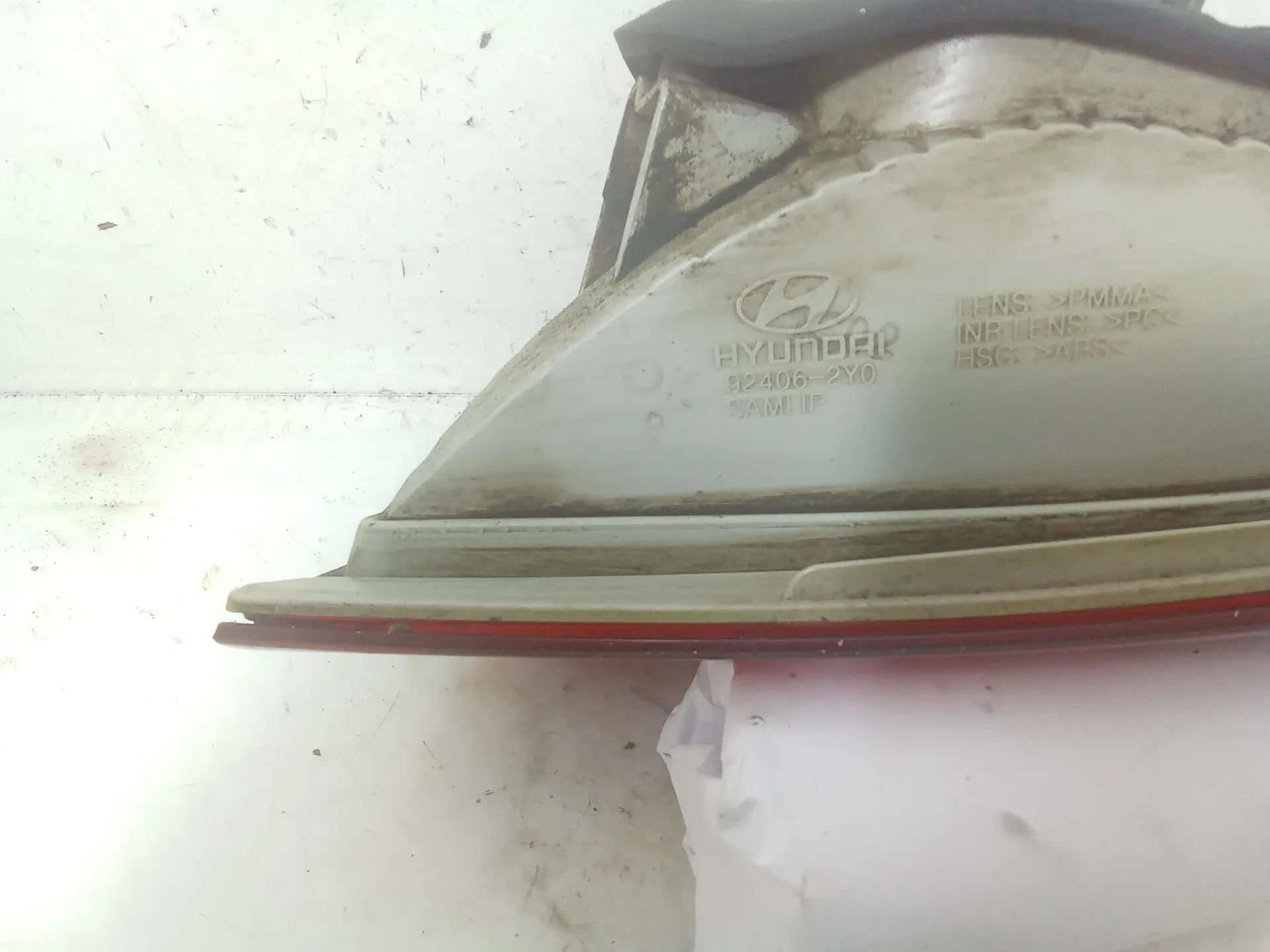 STOP POSTERIORE DESTRO INTEGRATO NEL PORTELLO con codice 92406-2y0 da HYUNDAI iX35 1° Serie (10>)