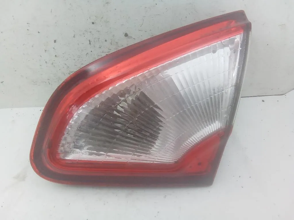 STOP POSTERIORE DESTRO INTEGRATO NEL PORTELLO con codice 89503209 da NISSAN Qashqai +2 (08>13)