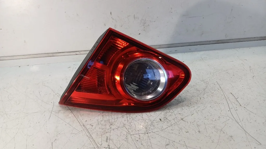 STOP POSTERIORE DESTRO INTEGRATO NEL PORTELLO NISSAN Qashqai 1° Serie 26550JD800 K9K (06>09)