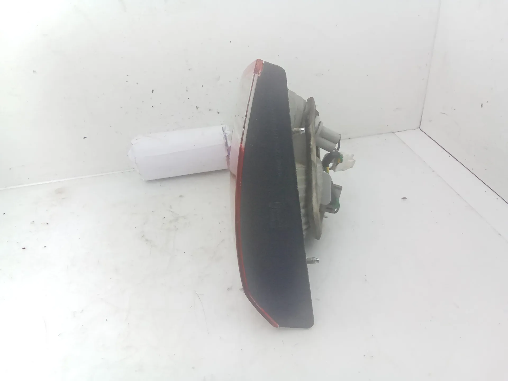 STOP POSTERIORE SINISTRO INTEGRATO NEL PORTELLO con codice 92405-2y0 da HYUNDAI iX35 1° Serie (10>)