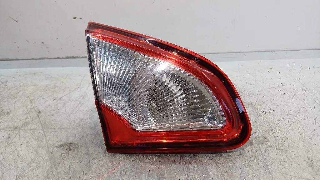 STOP POSTERIORE SINISTRO INTEGRATO NEL PORTELLO NISSAN Qashqai 1° Serie 26559BR01A M9R (06>09)