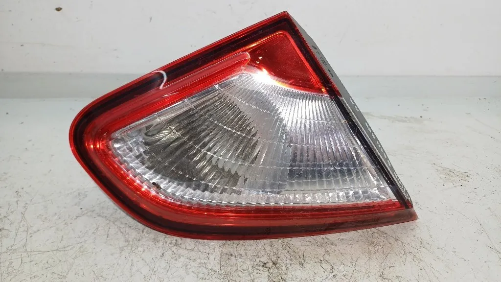 STOP POSTERIORE SINISTRO INTEGRATO NEL PORTELLO NISSAN Qashqai 1° Serie 26559BR01A K9K430 (06>09)