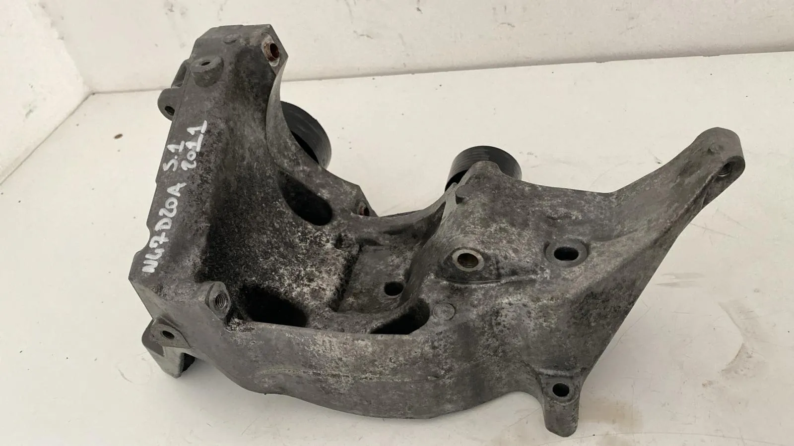 SUPPORTO ALTERNATORE con codice 1116 7802639 02 da BMW Serie 1 Serie (E87) Diesel 2000 (07>)