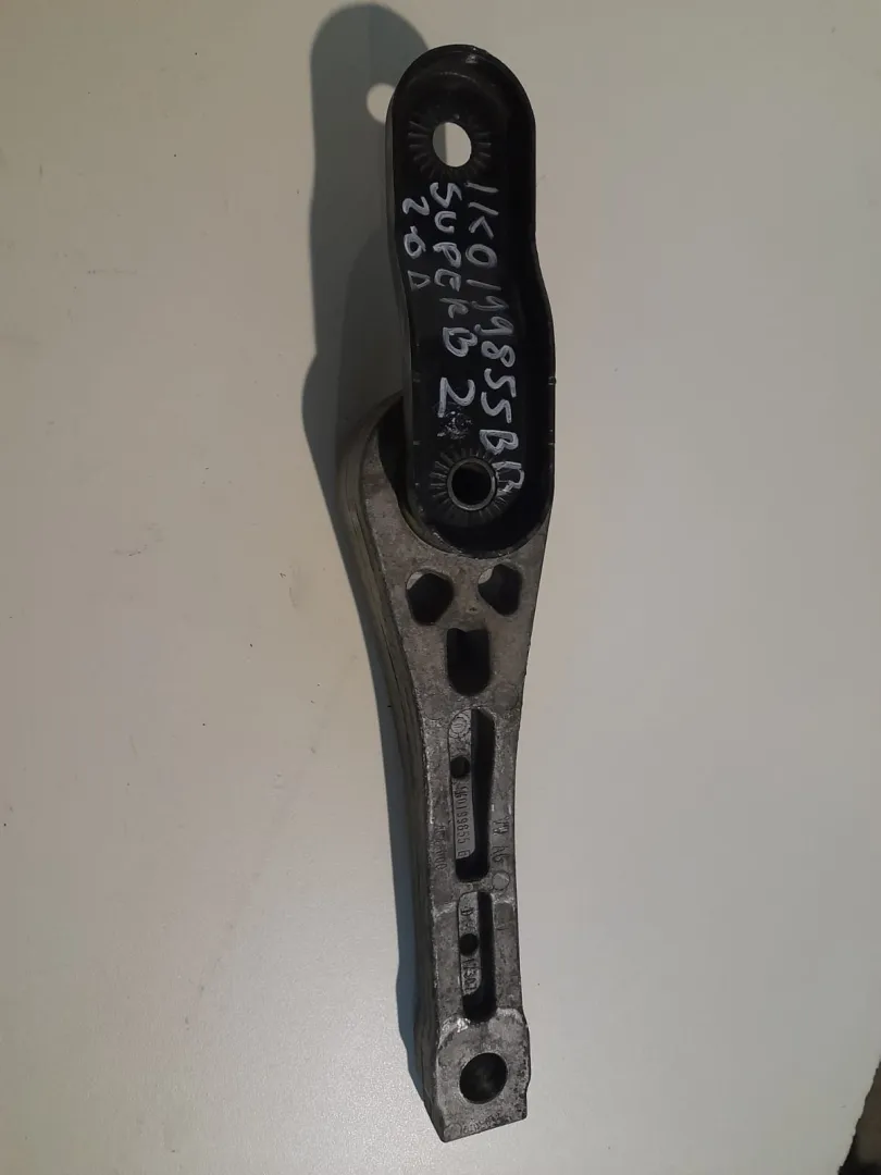 Supporto cambio Skoda Superb del 2010 2.0 Diesel CODICE RICAMBIO : 1K0199855BB