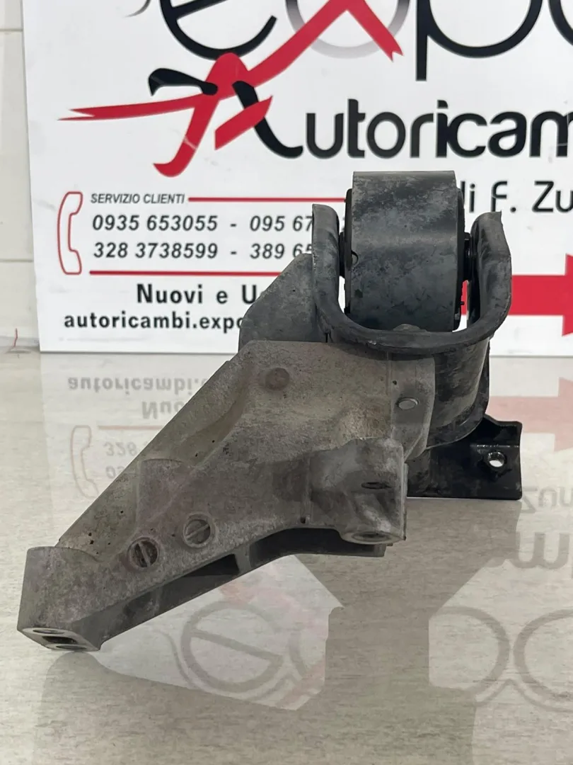 11610M68KB0 SUPPORTO MOTORE SUZUKI Alto 3° Serie con codice motore K10B Benzina 1000