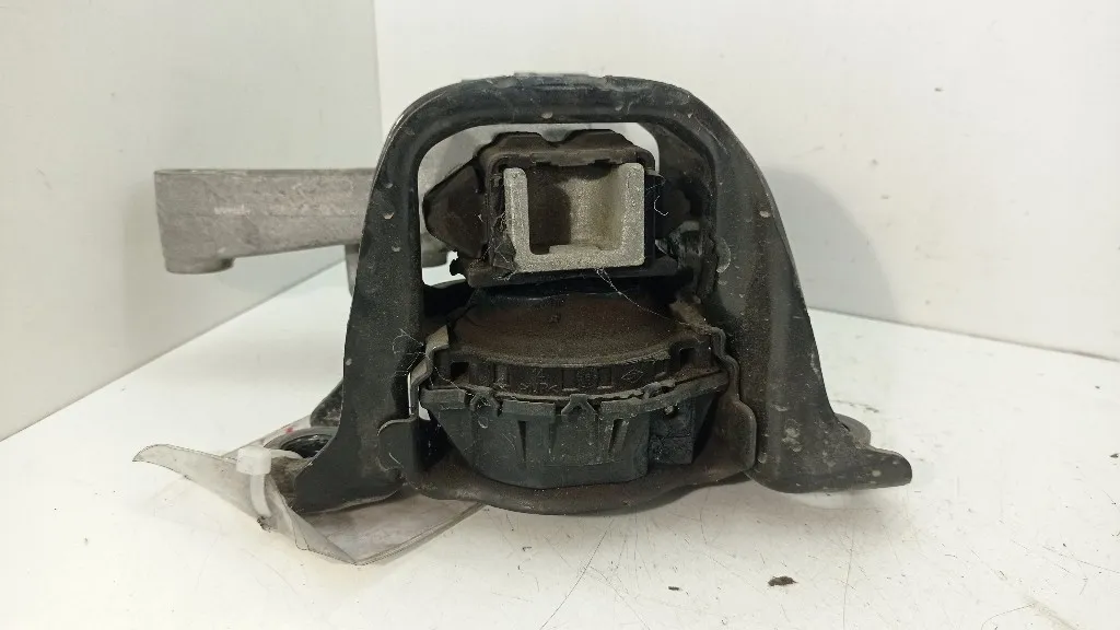 SUPPORTO MOTORE NISSAN Qashqai Serie 112104EA0B K9K636 diesel 1461 (14>)
