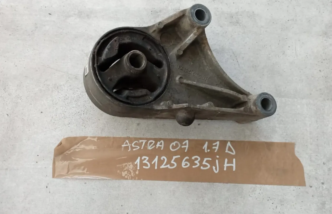 Supporto motore Opel Astra H 1.7 D del 2007 CODICE RICAMBIO : 13125635JH