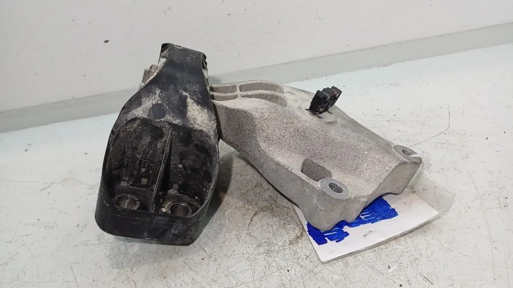 SUPPORTO MOTORE RENAULT CLIO Serie V 112323904R H4D460 bifuel/gas 999 (19>)