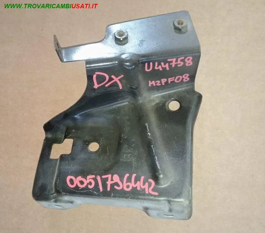 SUPPORTO PARAFANGO ANT.D. LANCIA MUSA (350-TJ/43)