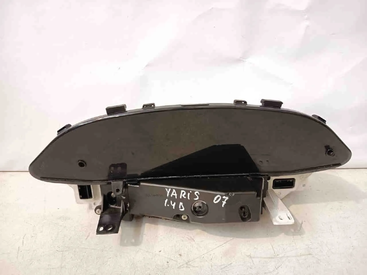 Quadro Strumenti TOYOTA Yaris Serie (05>08) del 2005 - 2008  CODICE RICAMBIO : 8300-0d690-d