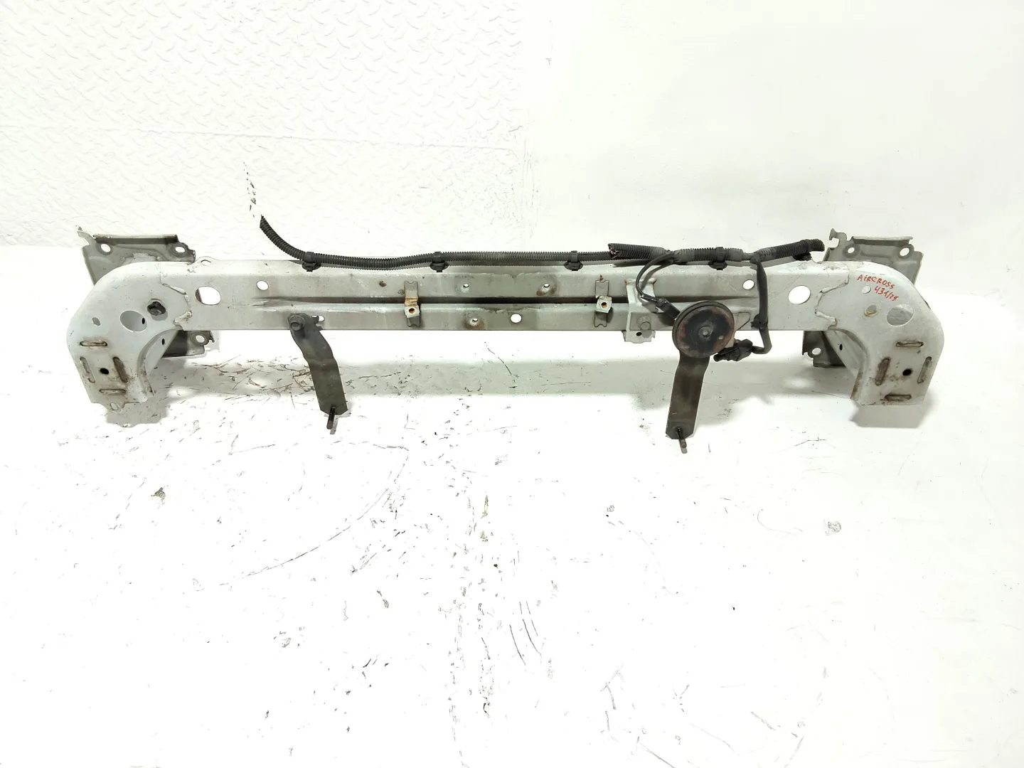 TRAVERSA PARAURTI ANTERIORE con codice 1607726680 da CITROEN C4 Aircross (12>)