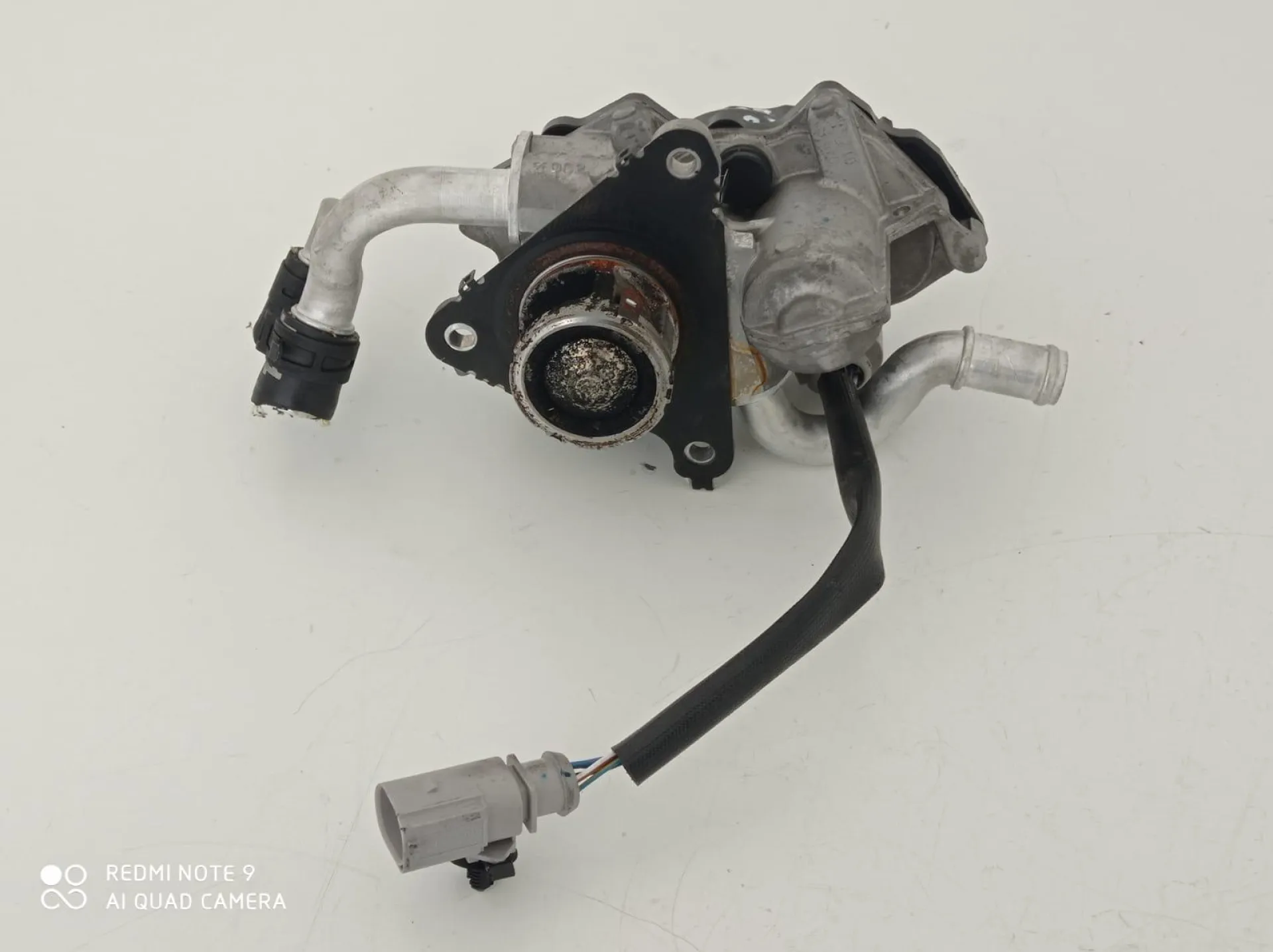 VALVOLA EGR con codice V29044127A da VOLKSWAGEN Polo 5° Serie Diesel 1400 (09>17)