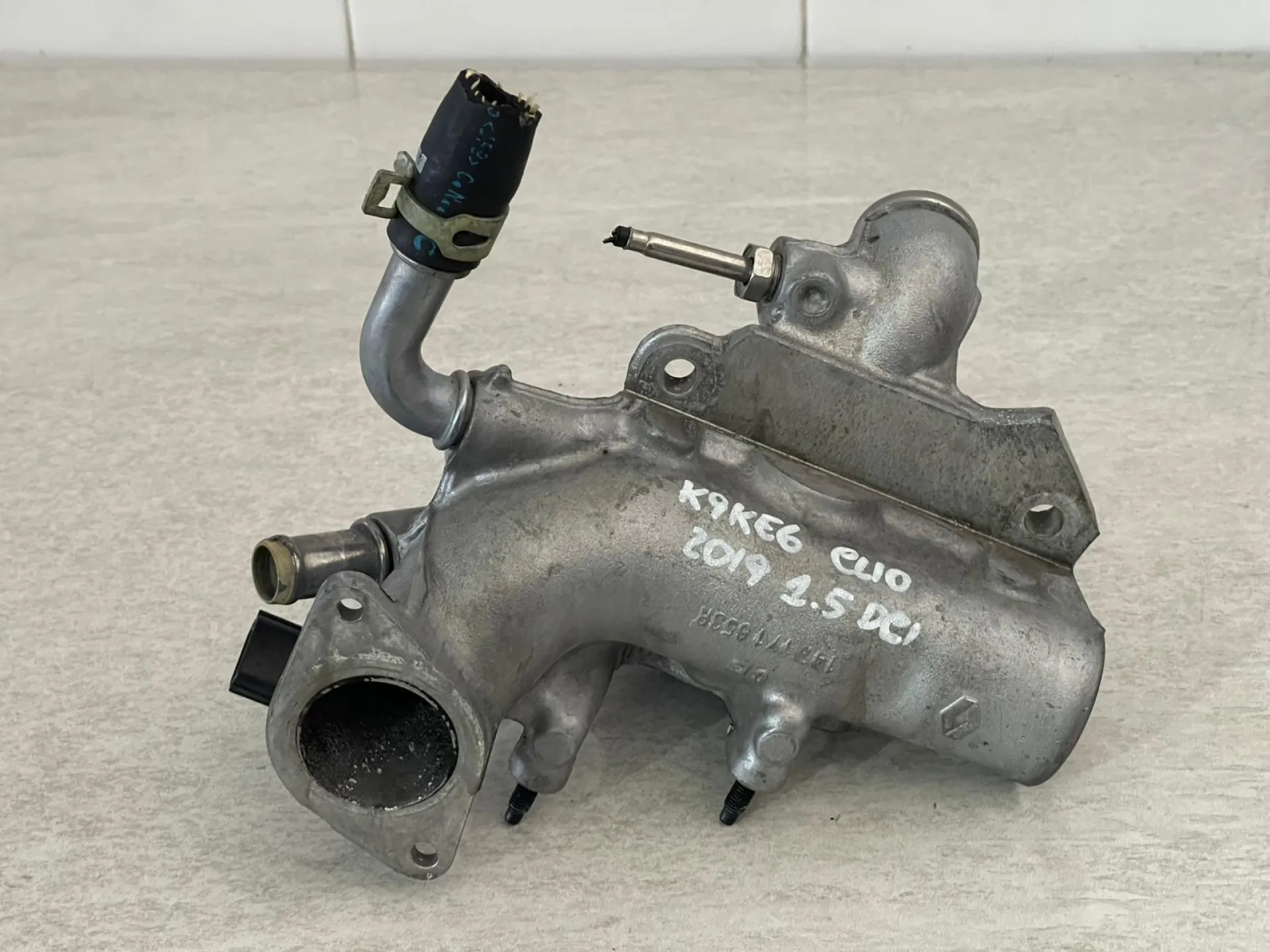 VALVOLA RICICLO GAS con codice H8201038353 da RENAULT Clio Serie IV Diesel 1500 (12>19)