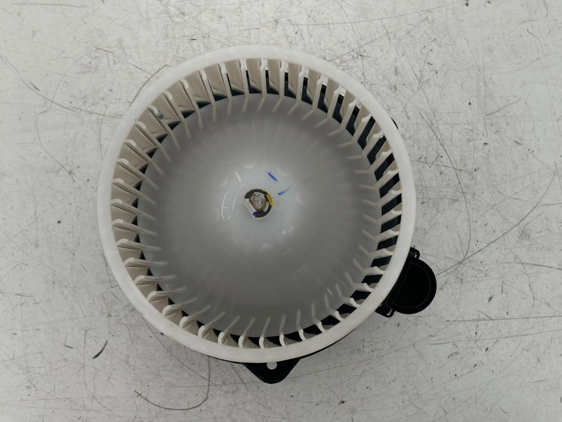 VENTOLA RISCALDAMENTO con codice 97113K7000 da HYUNDAI i10 Serie (AC3, AI3) (19>)