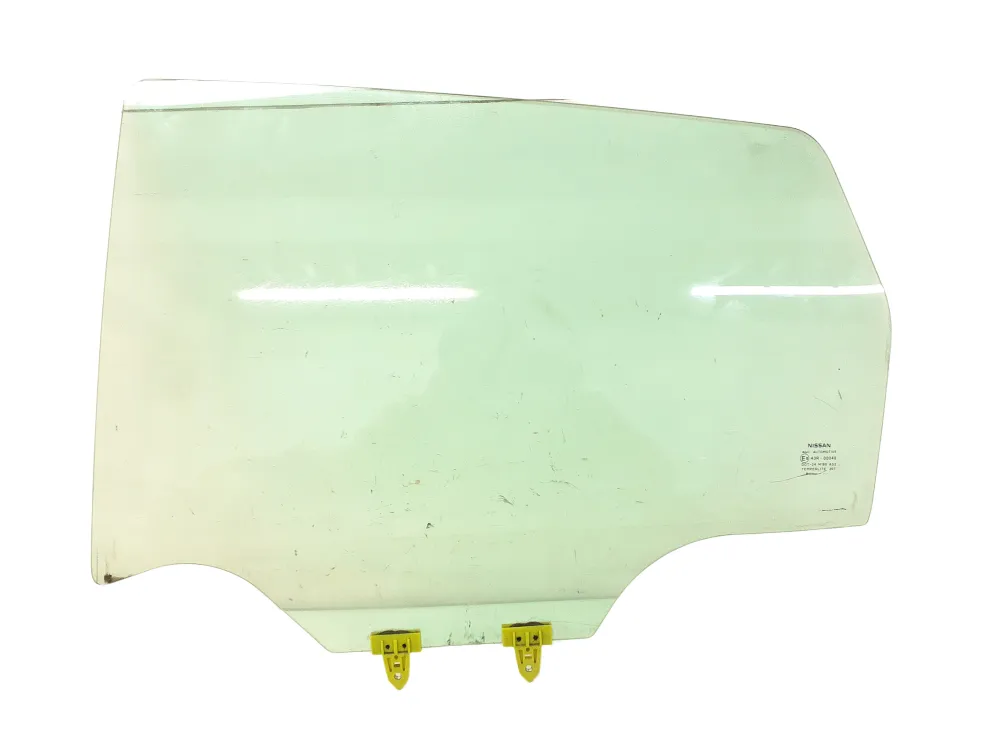 VETRO SCENDENTE POSTERIORE SINISTRO con codice 82301JD000 da NISSAN Qashqai 2° Serie (10>13)