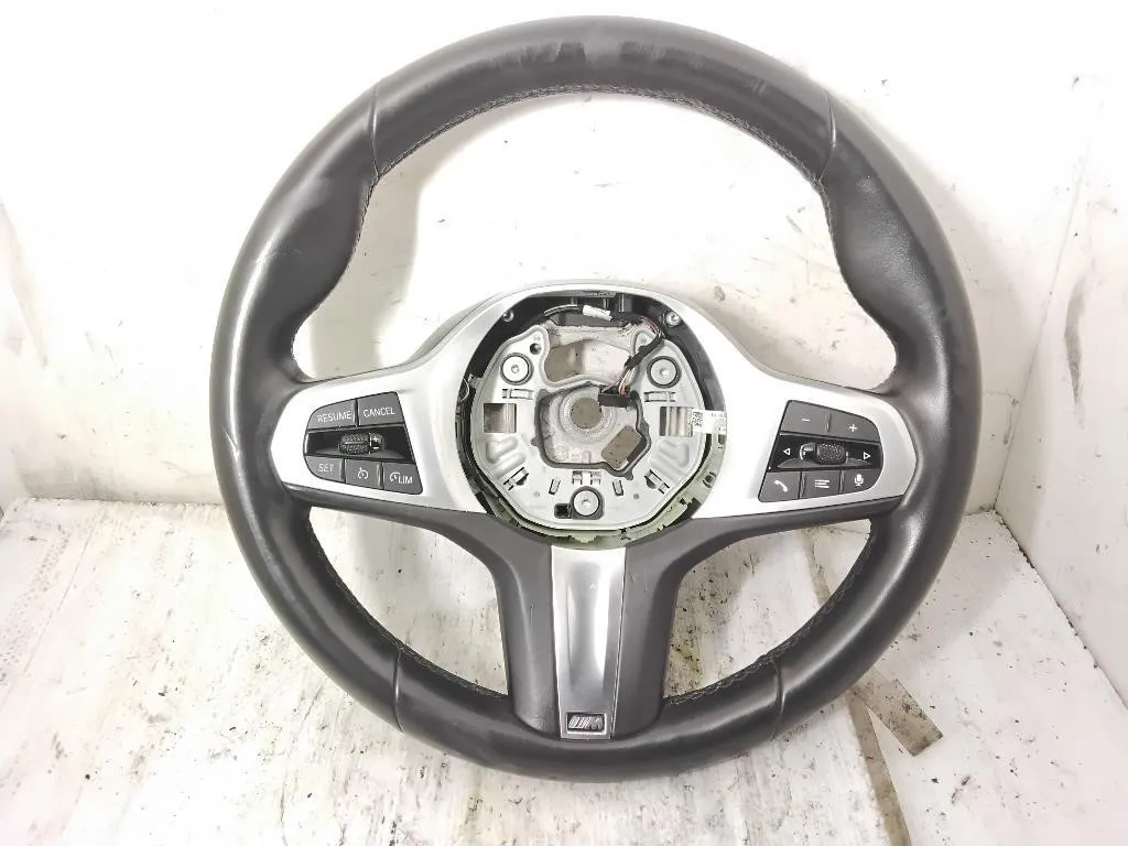 VOLANTE con codice 62821002L da BMW Serie 1 F40 (19>)