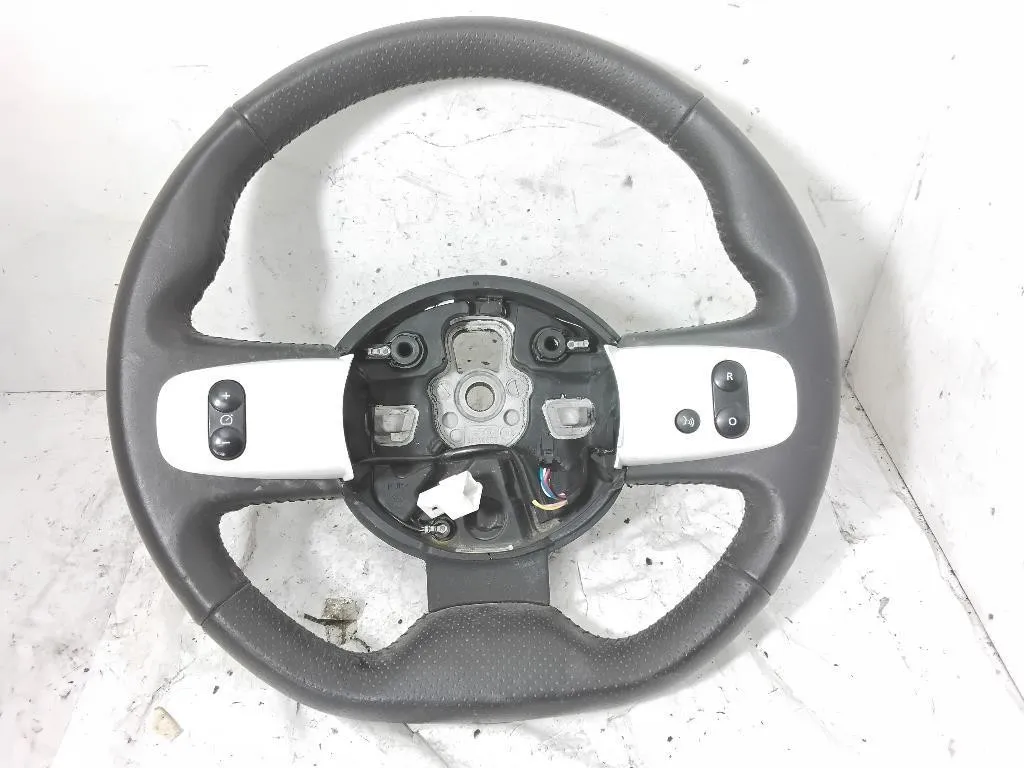 VOLANTE con codice 484000766R 34146659 da RENAULT Twingo III serie (14>)