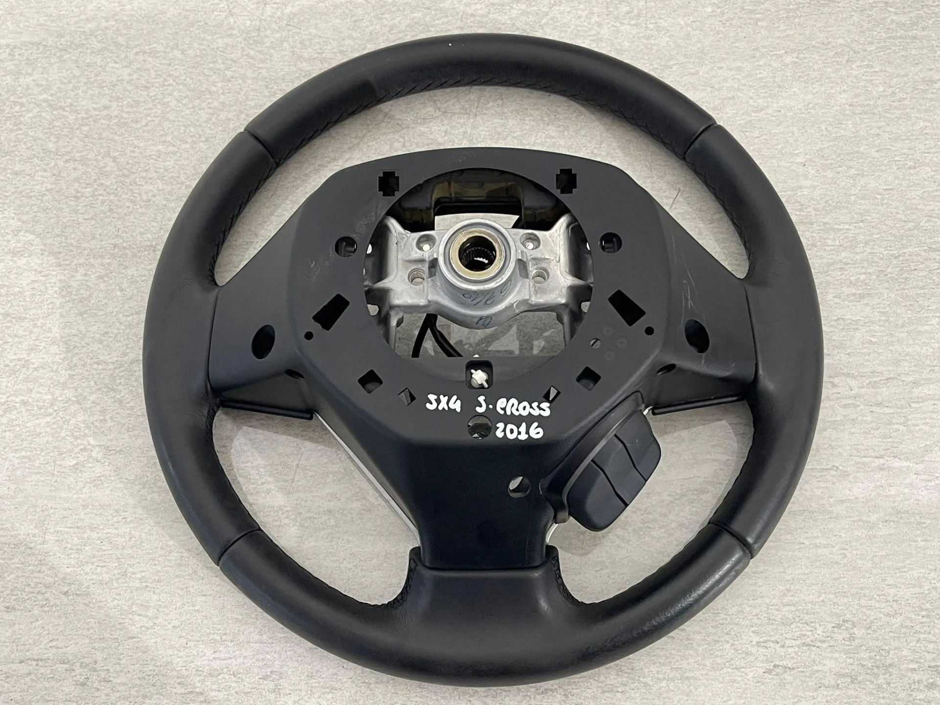 VOLANTE SUZUKI SX4 Serie S-Cross 4811061M50GJL con codice motore D16AA (13>)