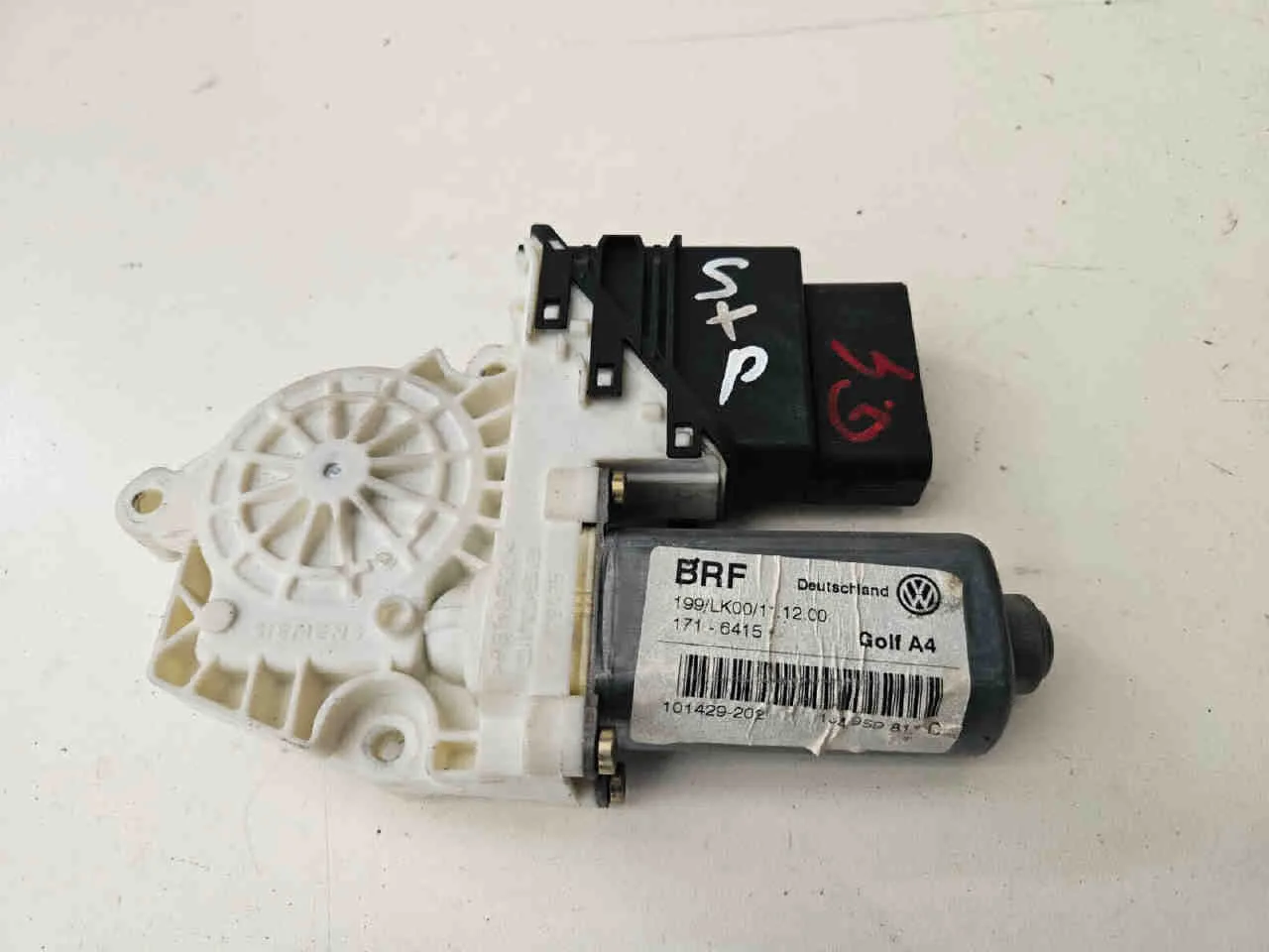 Motorino Alzavetro Posteriore Sinistro VOLKSWAGEN Golf 4 Berlina (97>03) del 1997 - 2003  CODICE RICAMBIO : 101429202