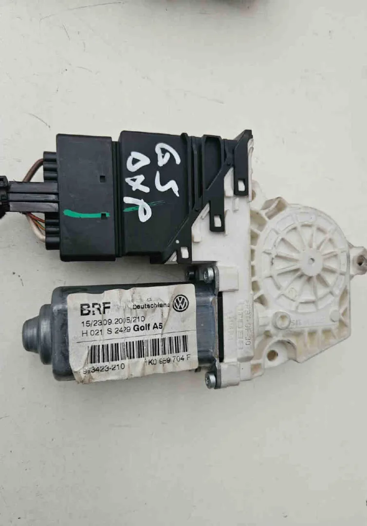 Motorino Alzavetro posteriore destra VOLKSWAGEN Golf 5 Berlina (03>08) del 2003 - 2008  CODICE RICAMBIO : 993423210