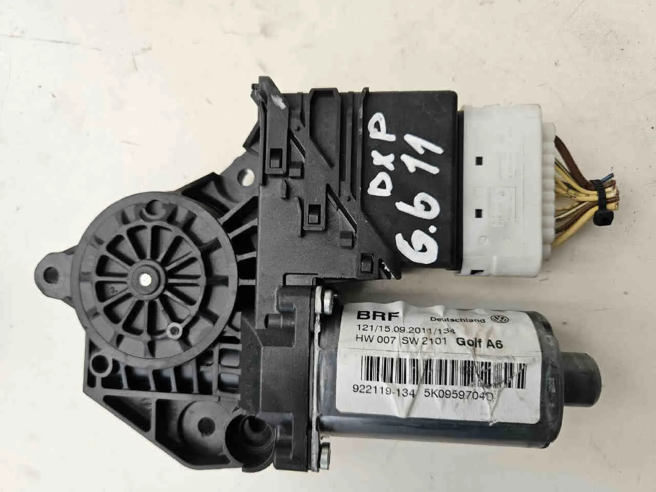 Motorino Alzavetro posteriore destra VOLKSWAGEN Golf 6 Berlina (08>12) del 2008 - 2012  CODICE RICAMBIO : 5k0959704d