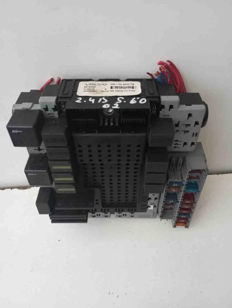 Centralina porta fusibili VOLVO S60 1° Serie del 2000 - 2009  CODICE RICAMBIO : 8645729