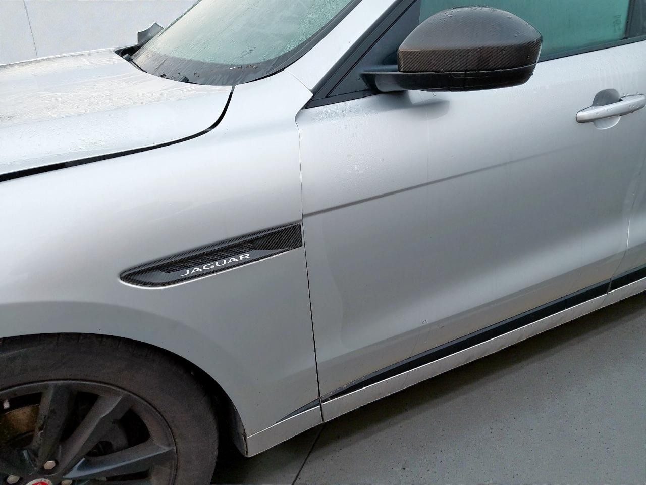PARAURTI ANTERIORE da JAGUAR F-Pace del 2016