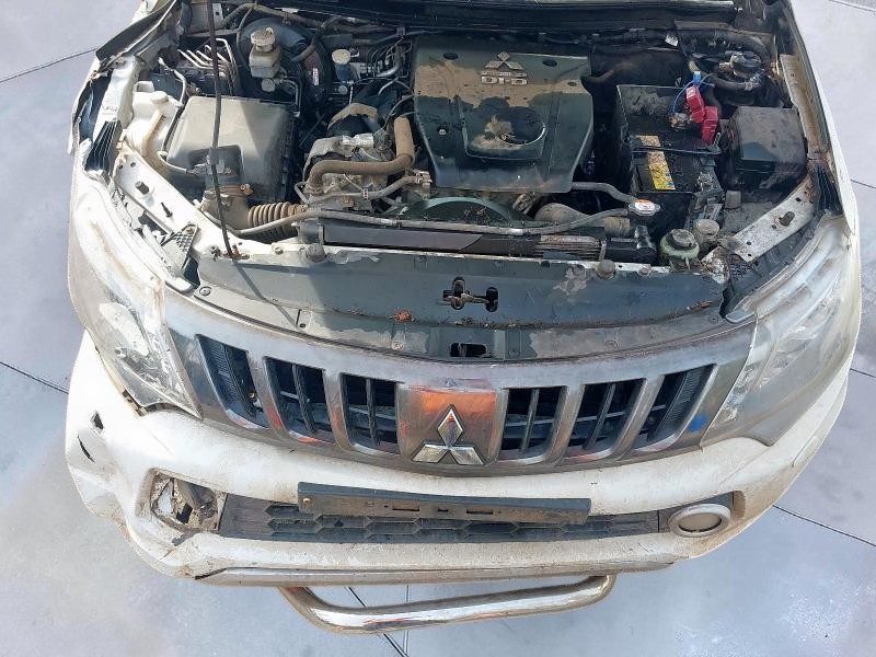 CAMBIO da MITSUBISHI L200 del 2019 GASOLIO 2442cc. MITSUBISHI L200 DOUBLE CA