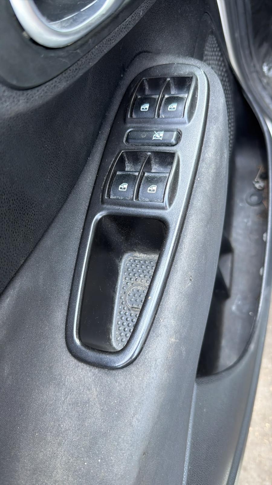 PULSANTIERA COMANDI da FIAT 500L del 2016 GASOLIO 1248cc. 2016 FIAT 500L 1.3D